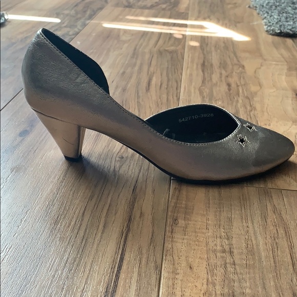 Silver heels - Picture 3 of 3